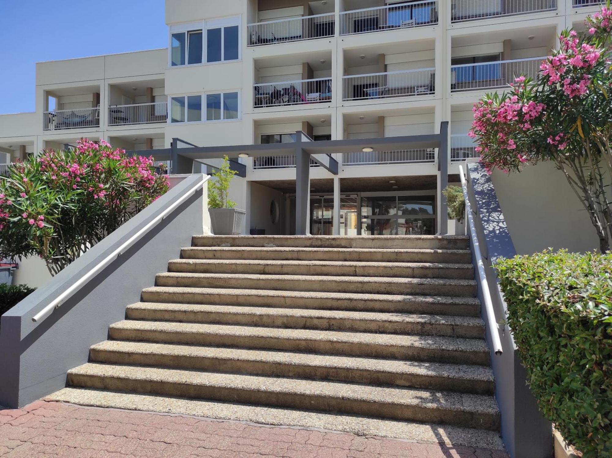 Appartement Centre Port,face Au Nouveau Casino,parking Gratuit Au Sous Sol,wifi