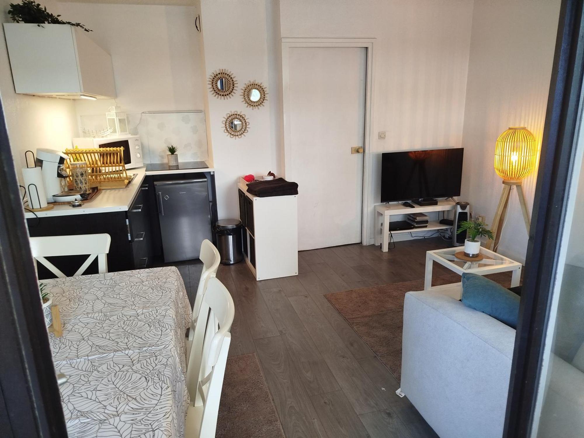 Appartement Centre Port,face Au Nouveau Casino,parking Gratuit Au Sous Sol,wifi *